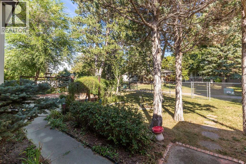 1313 Huron Place S - 32