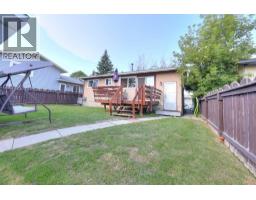 Bedroom - 108 Pinecliff Way Ne, Calgary, AB T1Y3X3 Photo 6