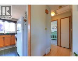 108 Pinecliff Way Ne, Calgary, AB T1Y3X3 Photo 12