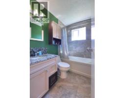 108 Pinecliff Way Ne, Calgary, AB T1Y3X3 Photo 19