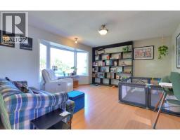 4pc Bathroom - 108 Pinecliff Way Ne, Calgary, AB T1Y3X3 Photo 9