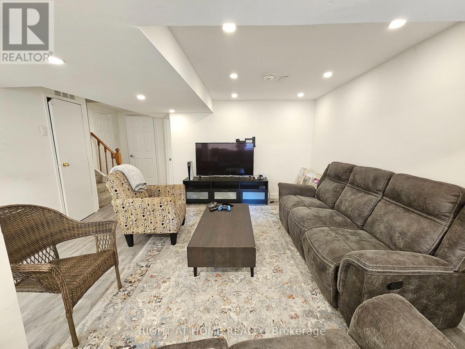 46 KEYS DRIVE, Ajax (Central) — photo 2