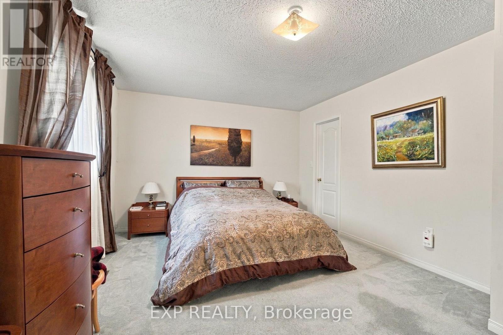 42 KAITLIN DRIVE - 26