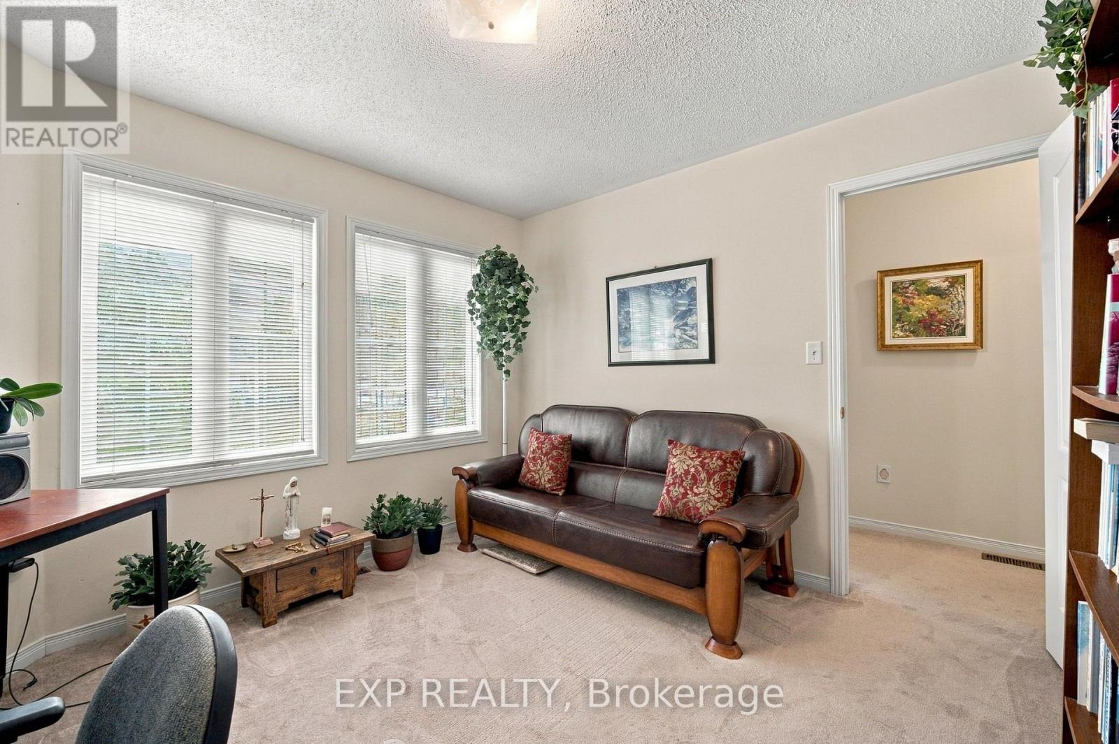 42 KAITLIN DRIVE - 34
