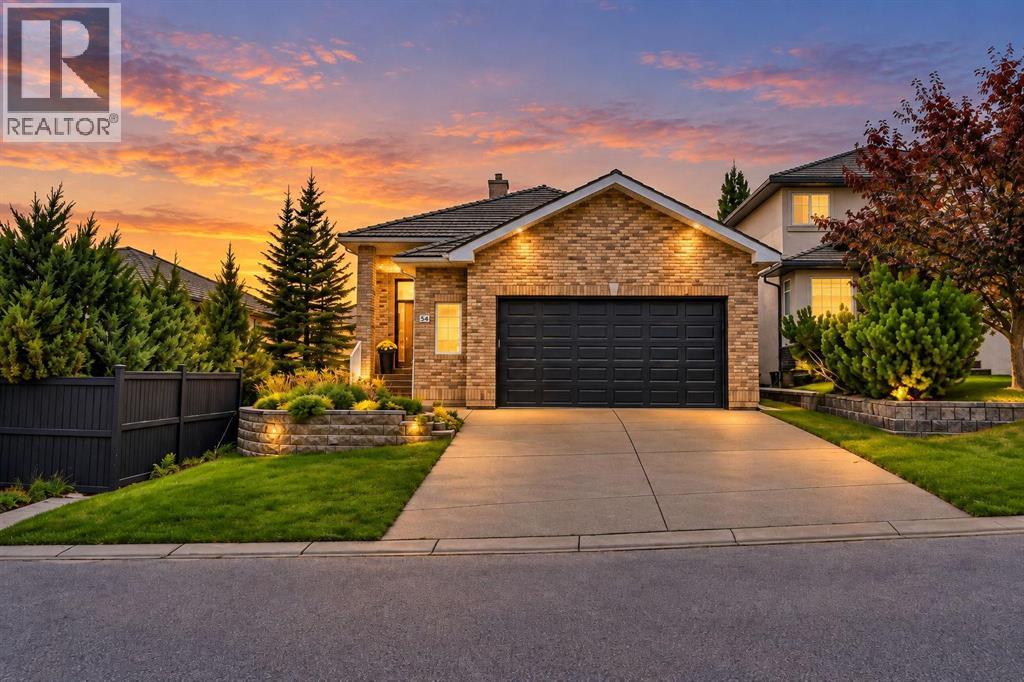 54 ROYAL CREST Way NW, Calgary, Alberta, T3G4M7
