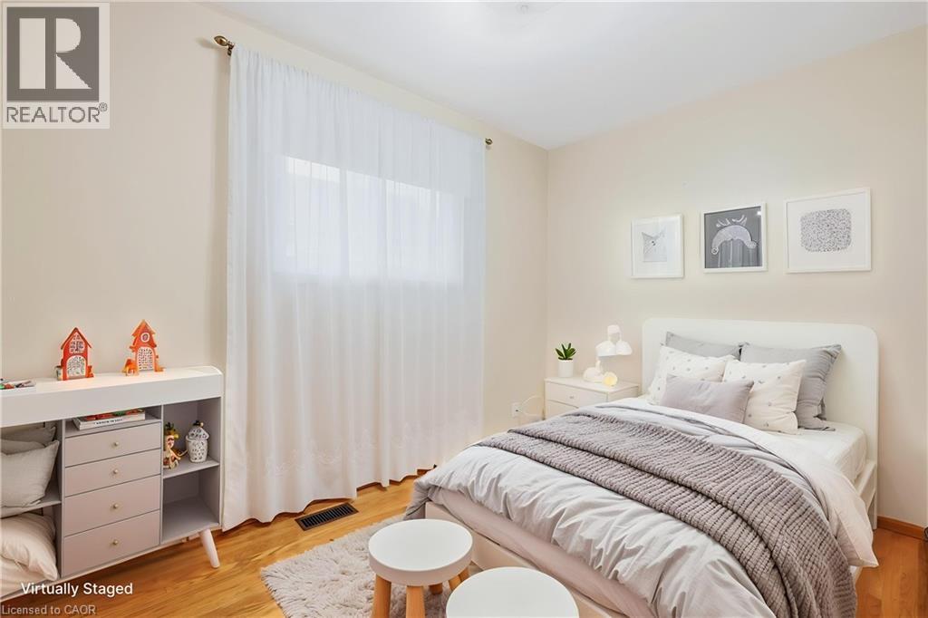 137 PICTON Street E - 13
