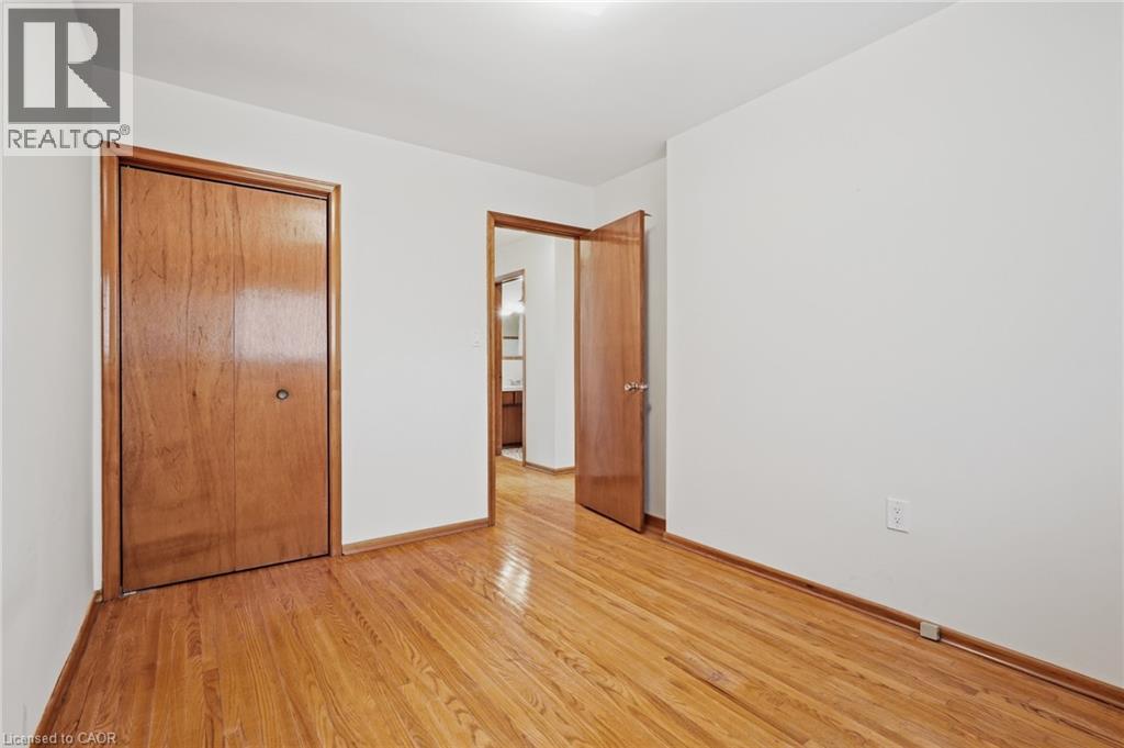 137 PICTON Street E - 10