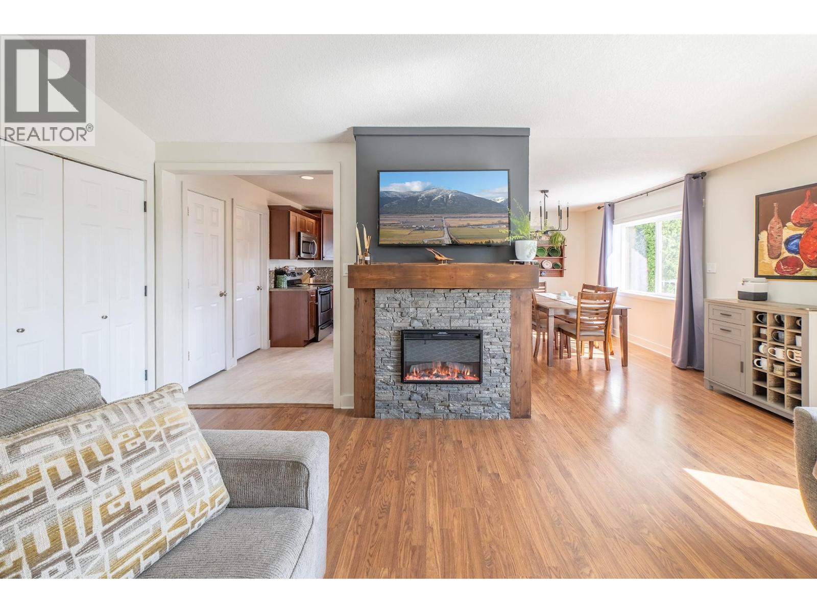 908 Purcell Crescent - 5