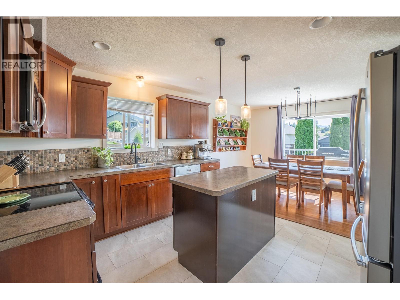908 Purcell Crescent - Image 4