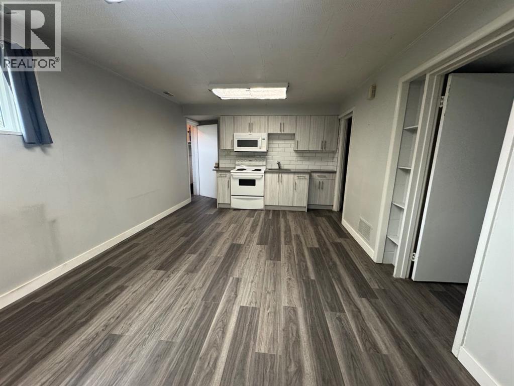 431 53 Avenue SW - 11