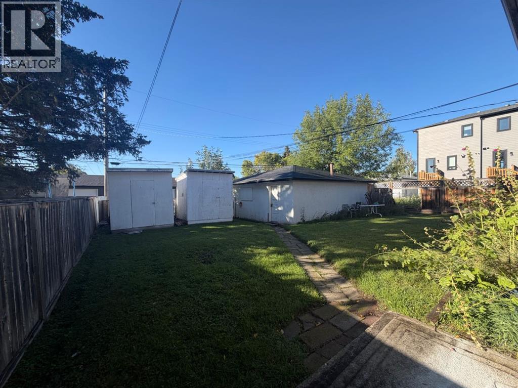 431 53 Avenue SW - 22