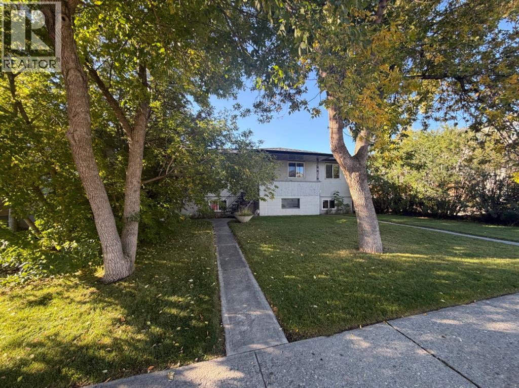 431 53 Avenue SW - 24