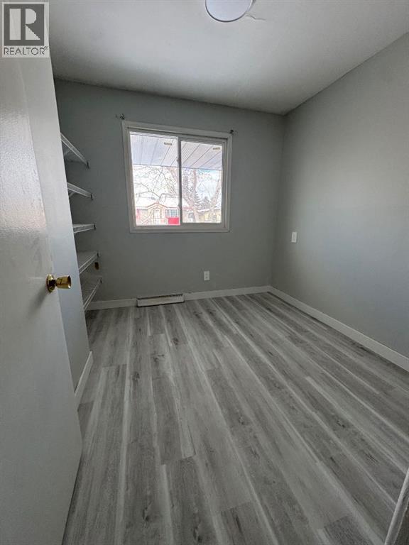 431 53 Avenue SW - 8