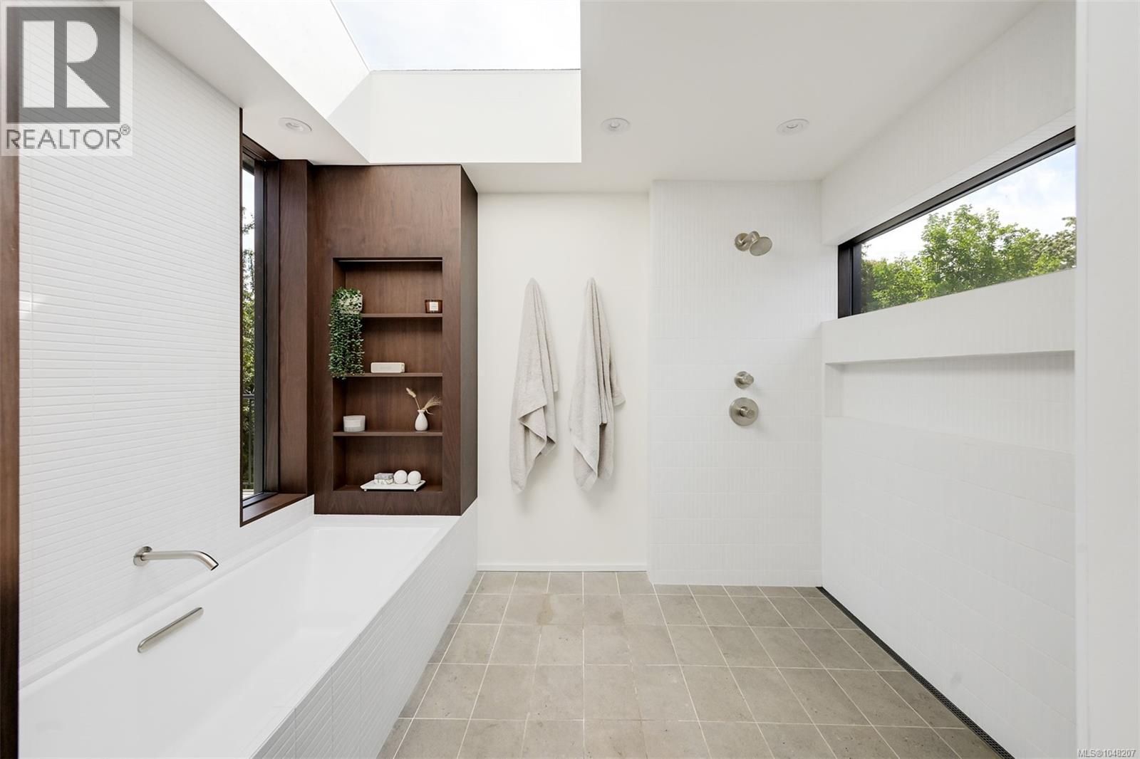  3055 Beach Drive, Oak Bay