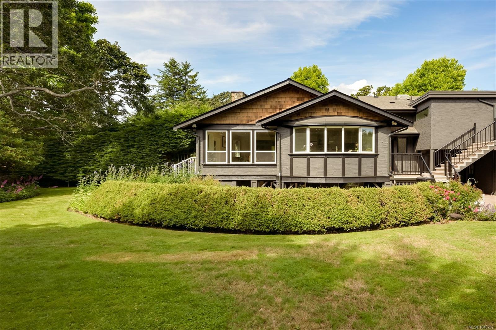  3055 Beach Drive, Oak Bay