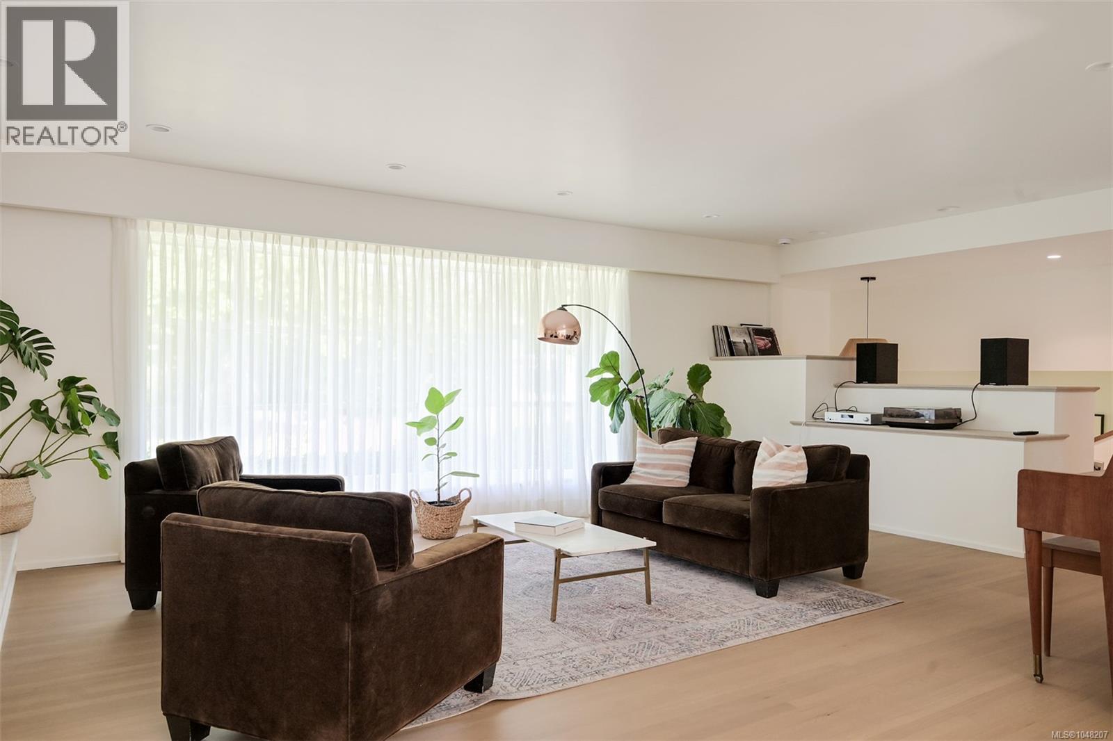 3055 Beach Dr - 7