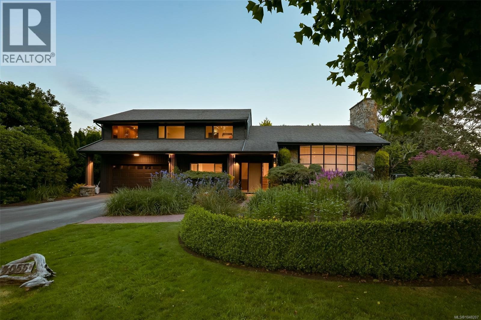  3055 Beach Drive, Oak Bay