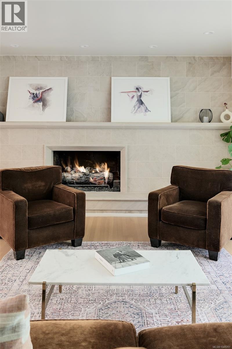 3055 Beach Dr - 8