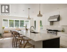 Family room - 3055 Beach Dr, Oak Bay, BC V8R6L5 Photo 16