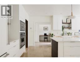 3055 Beach Dr, Oak Bay, BC V8R6L5 Photo 27