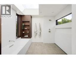 3055 Beach Dr, Oak Bay, BC V8R6L5 Photo 39