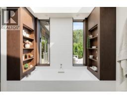 3055 Beach Dr, Oak Bay, BC V8R6L5 Photo 42