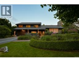 3055 Beach Dr, Oak Bay, BC V8R6L5 Photo 76