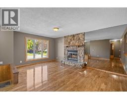 Primary Bedroom - 2727 Doverbrook Road Se, Calgary, AB T2B2L4 Photo 6