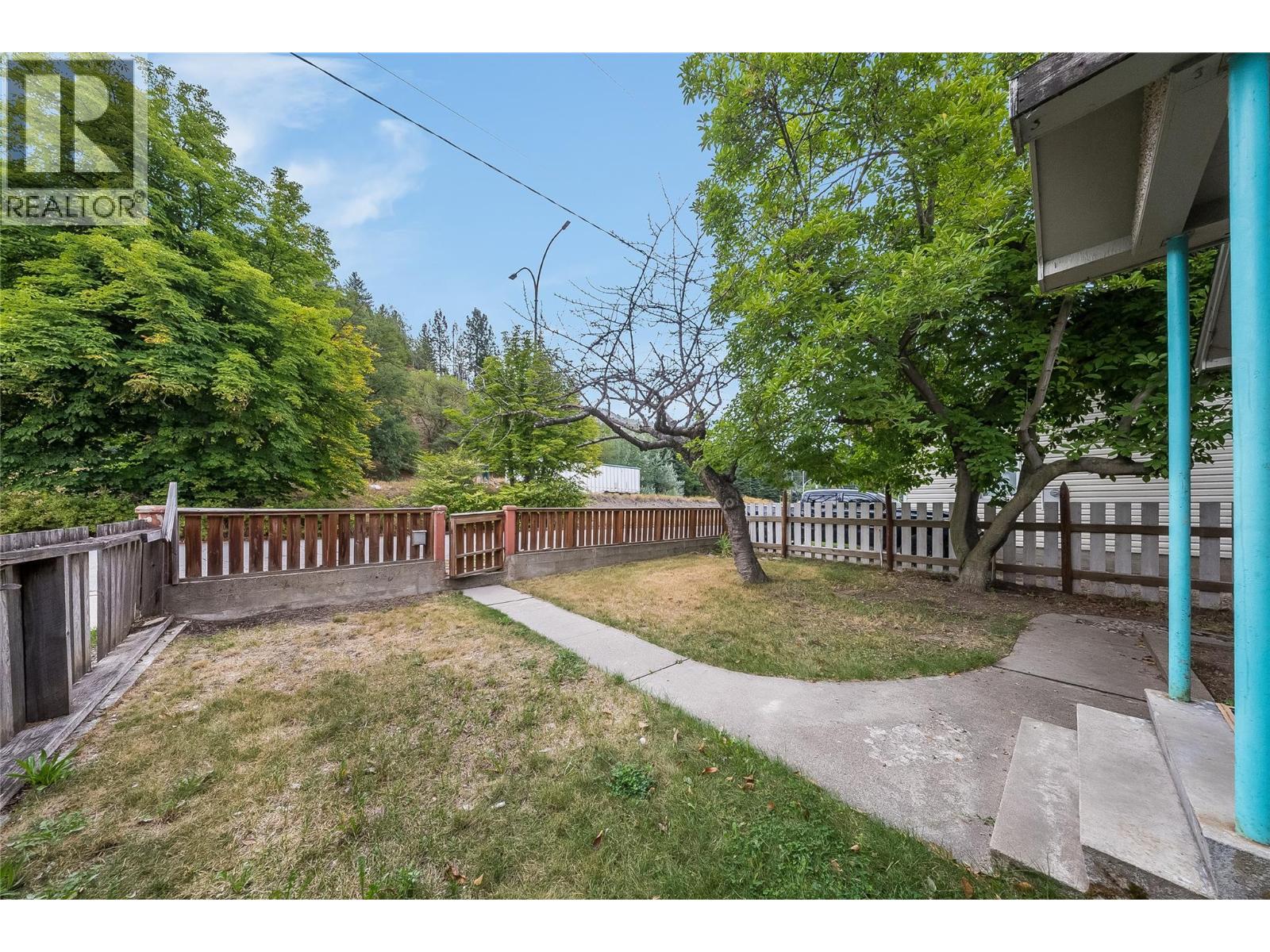 2258 Eighth Avenue - 31