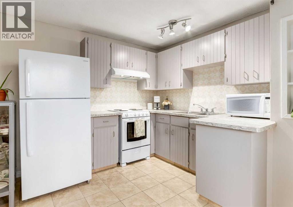 #10 6819 Centre Street NW - 6
