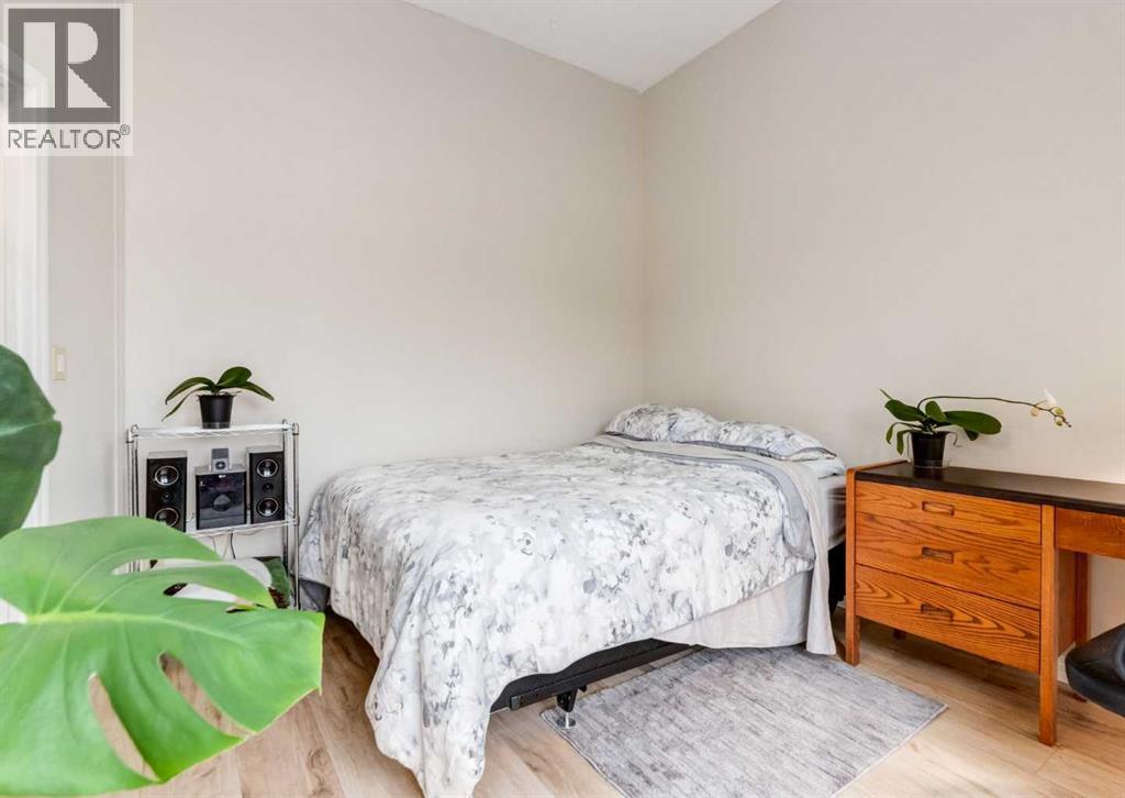 #10 6819 Centre Street NW - 16