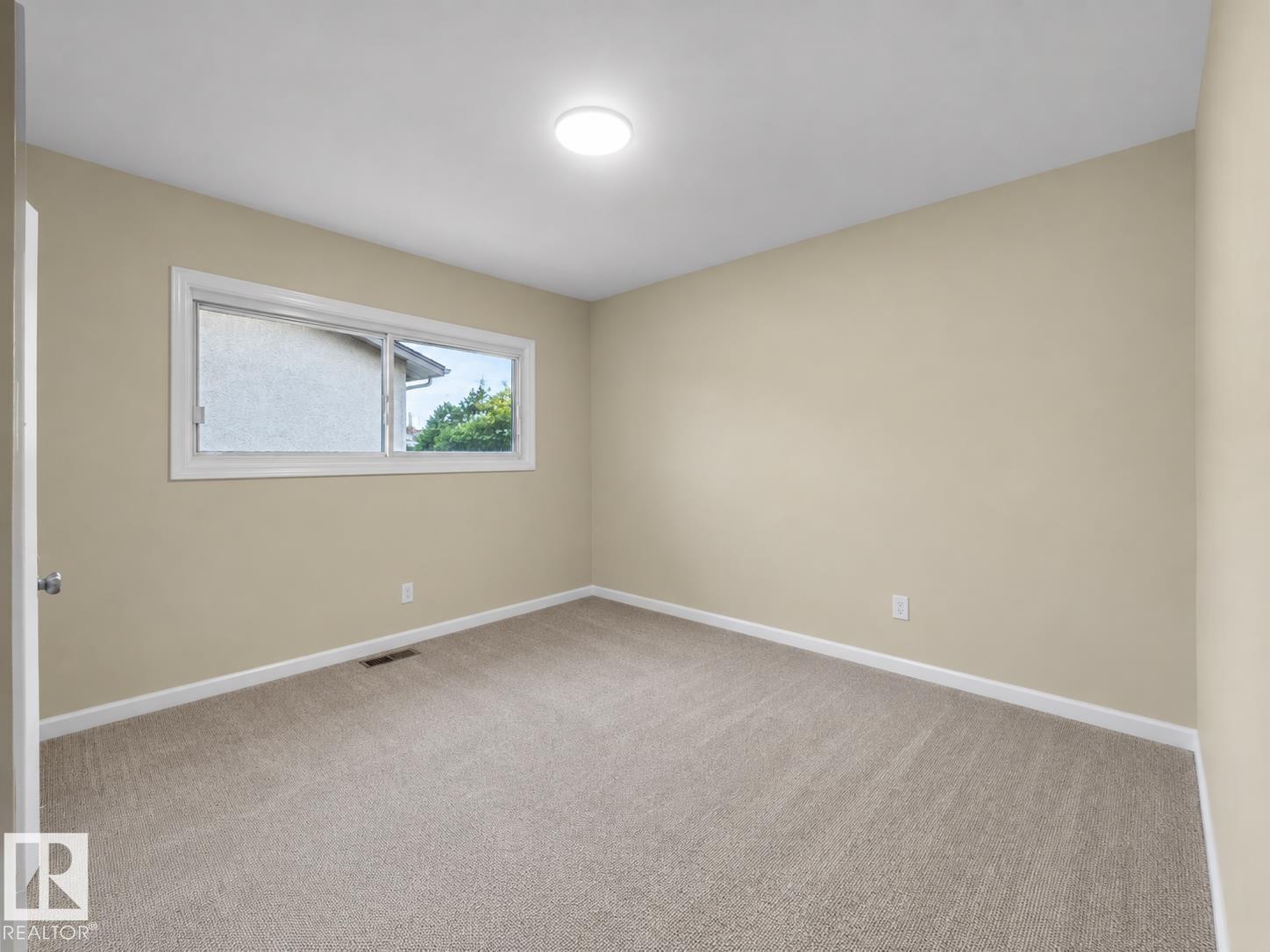 12002 48 ST NW - Image 14