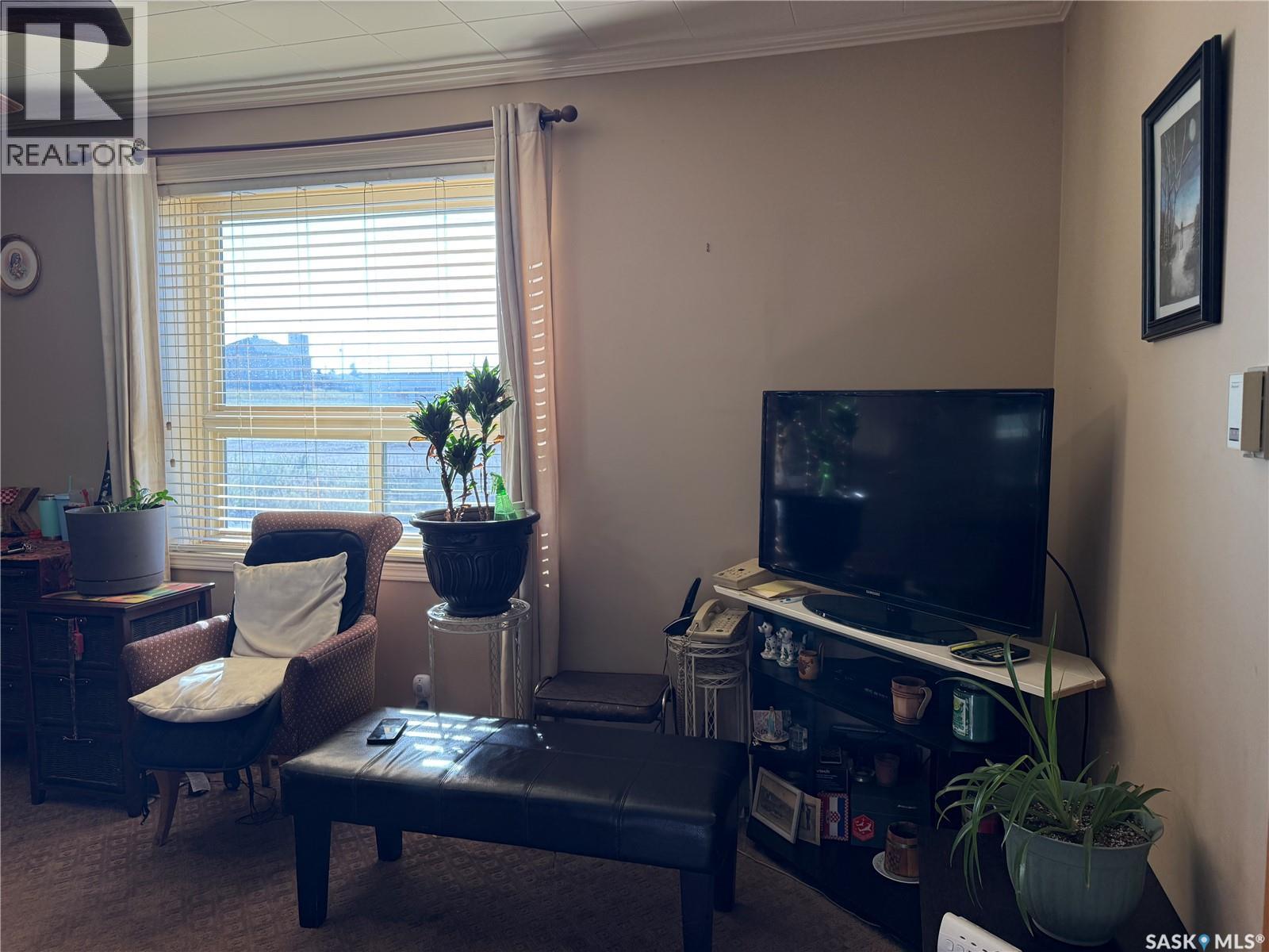 580 Maple STREET W - 10