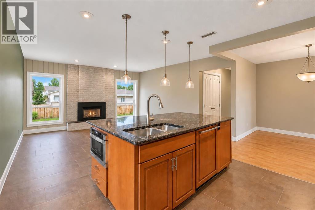 856 Lake Twintree Crescent SE photo 11