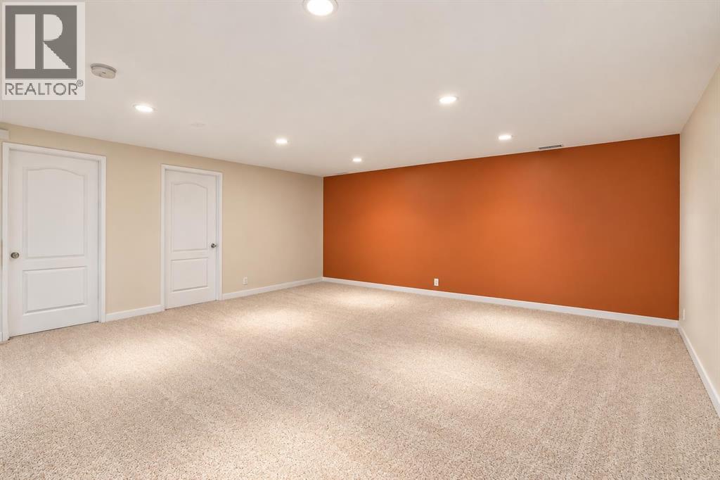 856 Lake Twintree Crescent SE photo 33