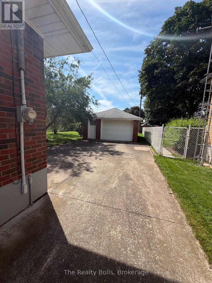 43 BARRON STREET - 16