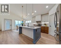680 Sixmile Crescent S - photo 5