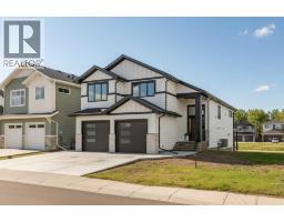680 Sixmile Crescent S - photo 1