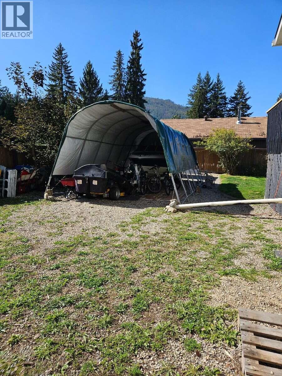606 Gillis Avenue - 33