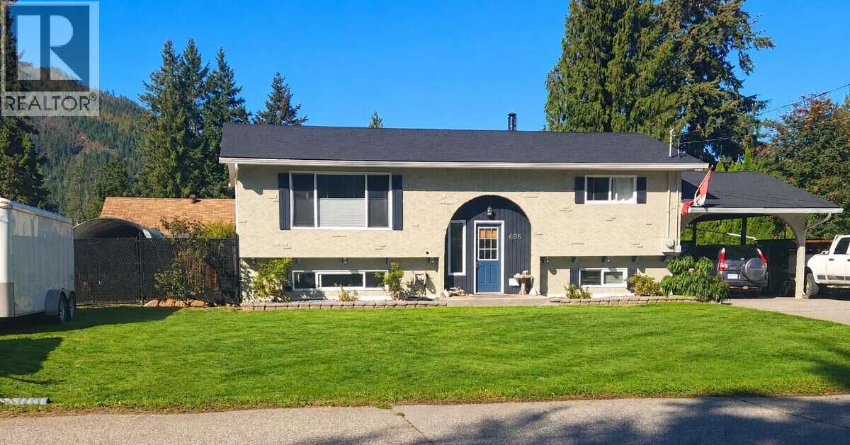 Property for sale at 606 Gillis Avenue