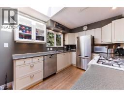 4482 Cove Cliff Road, North Vancouver, BC V7G1H6 Photo 11