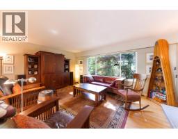 4482 Cove Cliff Road, North Vancouver, BC V7G1H6 Photo 15