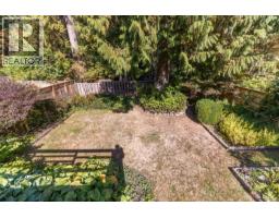 4482 Cove Cliff Road, North Vancouver, BC V7G1H6 Photo 6