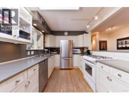 4482 Cove Cliff Road, North Vancouver, BC V7G1H6 Photo 9