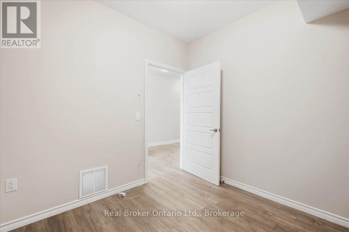 101 - 120 WESTMINSTER DRIVE S, Cambridge — photo 9