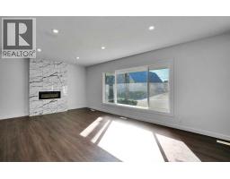 Bedroom - 7520 7 Street Sw, Calgary, AB T2V1G2 Photo 6