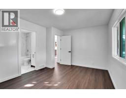 Kitchen - 7520 7 Street Sw, Calgary, AB T2V1G2 Photo 9
