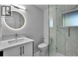 4pc Bathroom - 7520 7 Street Sw, Calgary, AB T2V1G2 Photo 14