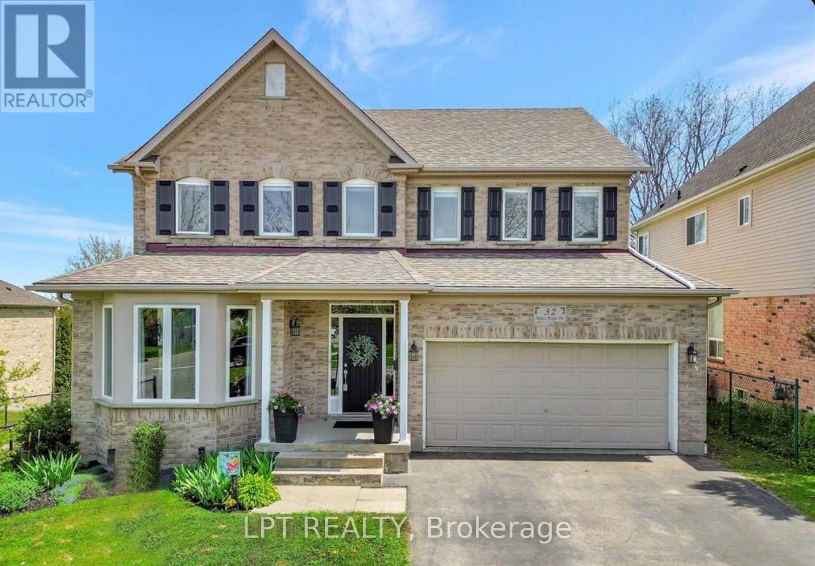 32 APPLE RIDGE DRIVE W, Kitchener