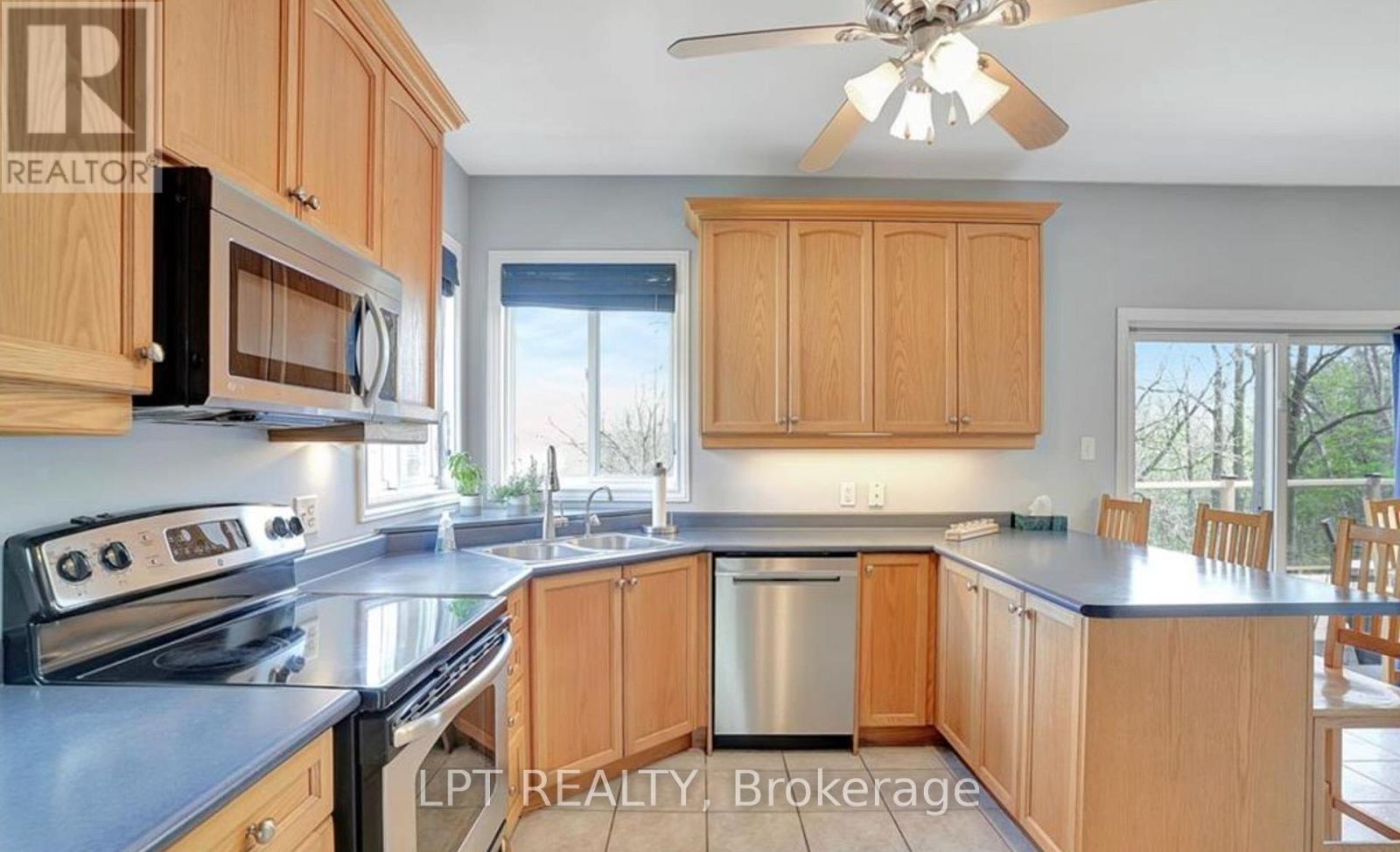 32 APPLE RIDGE DRIVE W, Kitchener — photo 11